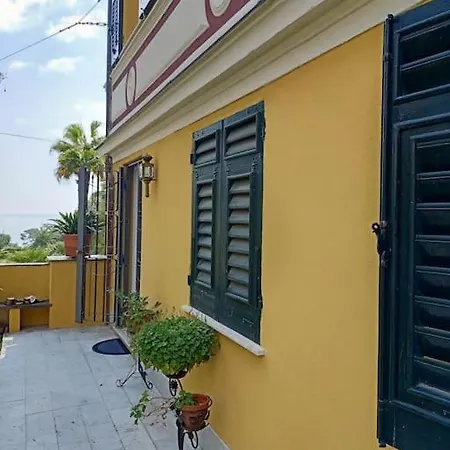 Casetta Jacaranda Genoa